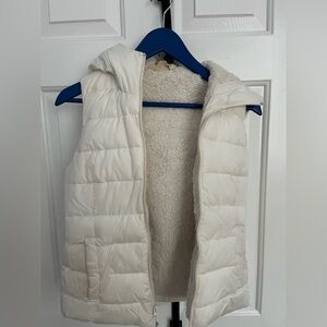 Hollister XS puffy vest with hood